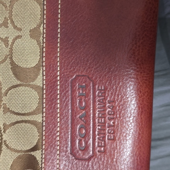 Coach Tan and Red Signature Shoulder Bag - Picture 2 of 8